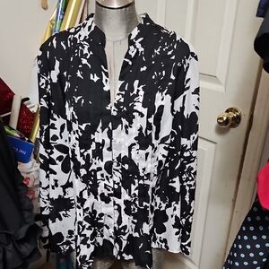 Jones New York Monochrome Patterned Top